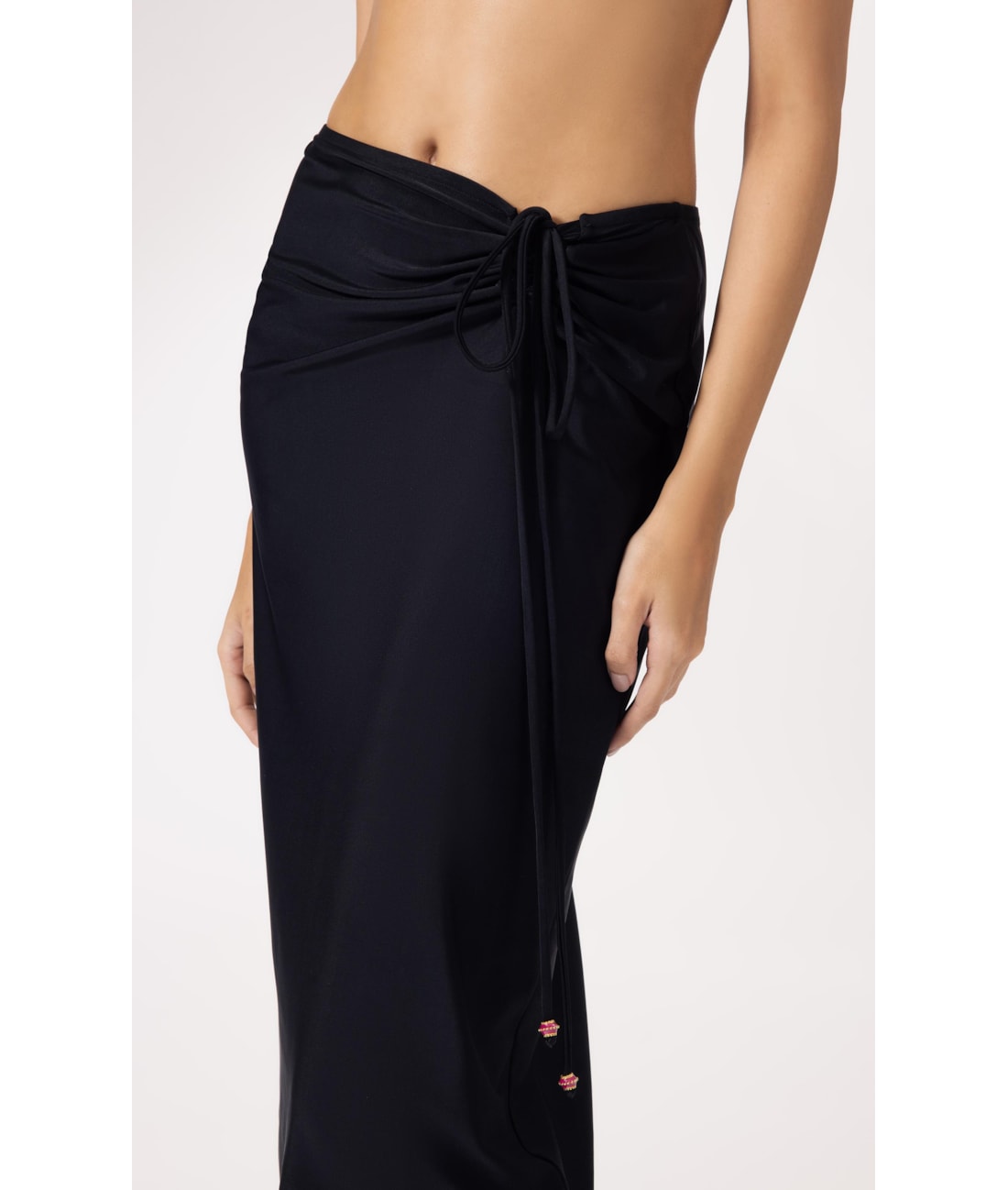 Saia Midi Liso Califórnia Franzida Preto