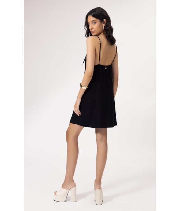 Vestido Curto Liso Blossom Preto