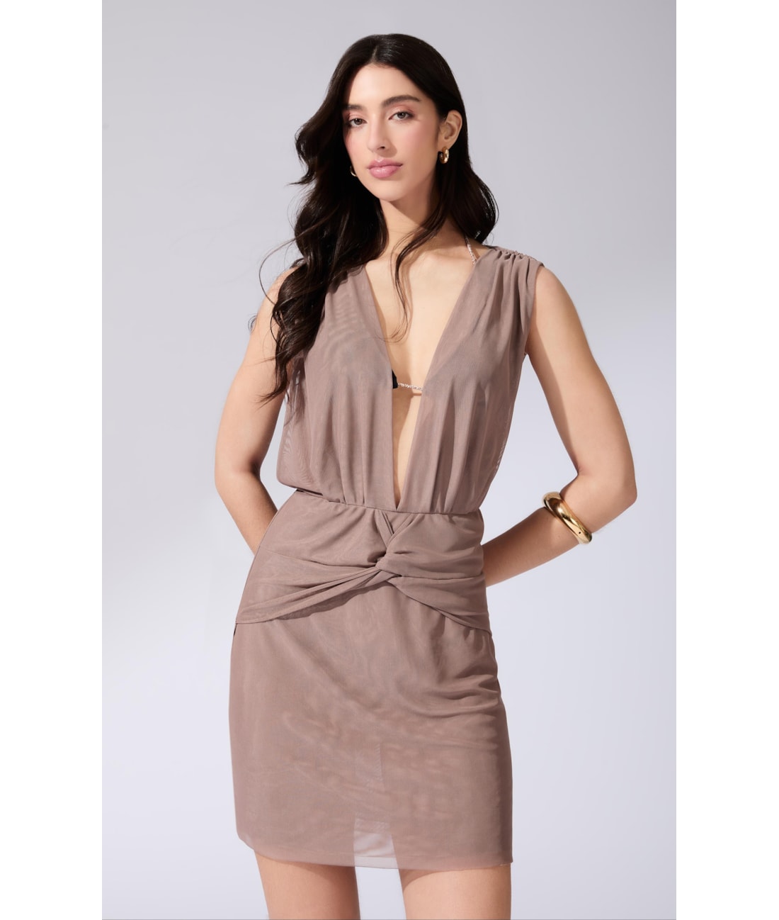 Vestido Curto Torção Tule Liso Marrom